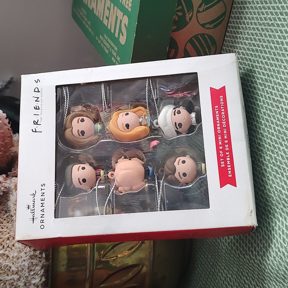 Friends Hallmark ornaments Christmas mini ornaments - Picture 5 of 6